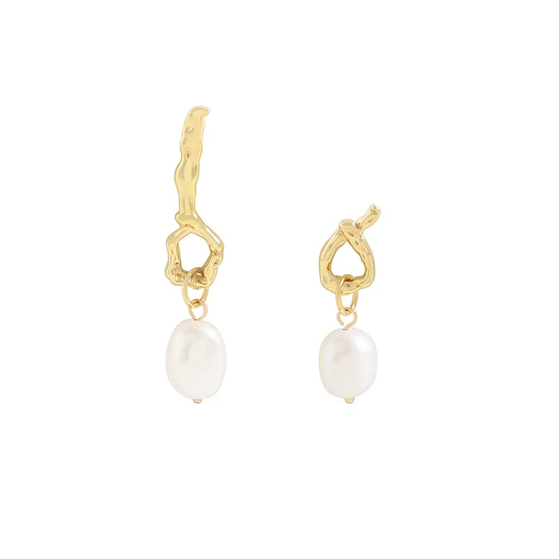 Женские серьги из стерлингового серебра S925, позолоченные жемчужины, нестандартные европейские и американские модные украшения, аксессуары для вечеринок.
Женские серьги из стерлингового серебра S925, позолоченные жемчужины, нестандартные европейские и американские модные украшения, аксессуары для вечеринок.