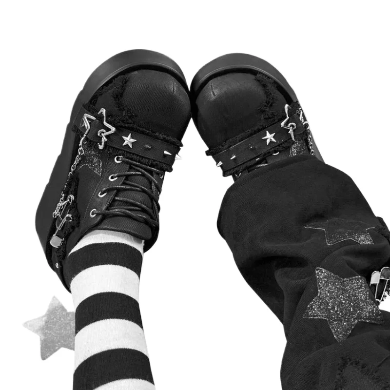 2026 Autumn Thick Bottom Denim Woman Black Gothic Lolita Shoes Punk Metal Chain Chunky Platform Ankle Boots Women
2026 Autumn Thick Bottom Denim Woman Black Gothic Lolita Shoes Punk Metal Chain Chunky Platform Ankle Boots Women