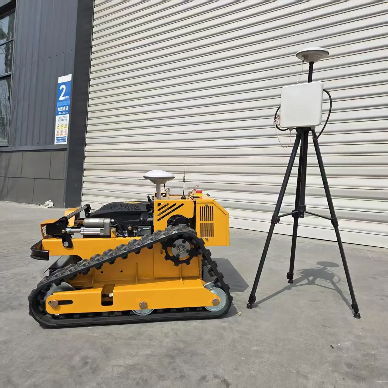 Remote Control 500mm Lawn Mower for Household Use - Automatic Climbing Garden Weed Remover with High Efficiency Snow Customized
Remote Control 500mm Lawn Mower for Household Use - Automatic Climbing Garden Weed Remover with High Efficiency Snow Customized