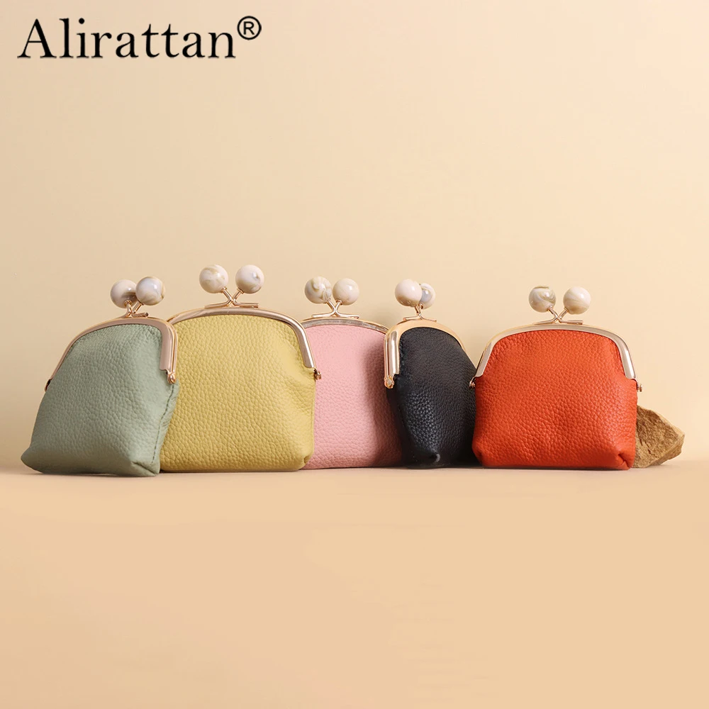 Alirattan 2025 Leather Lychee Pattern Small Clip Bag Women's Jewelry Mouth Gold Bag Cowhide Mini CoinPurse Lipstick Storage Bag
Alirattan 2025 Leather Lychee Pattern Small Clip Bag Women's Jewelry Mouth Gold Bag Cowhide Mini CoinPurse Lipstick Storage Bag