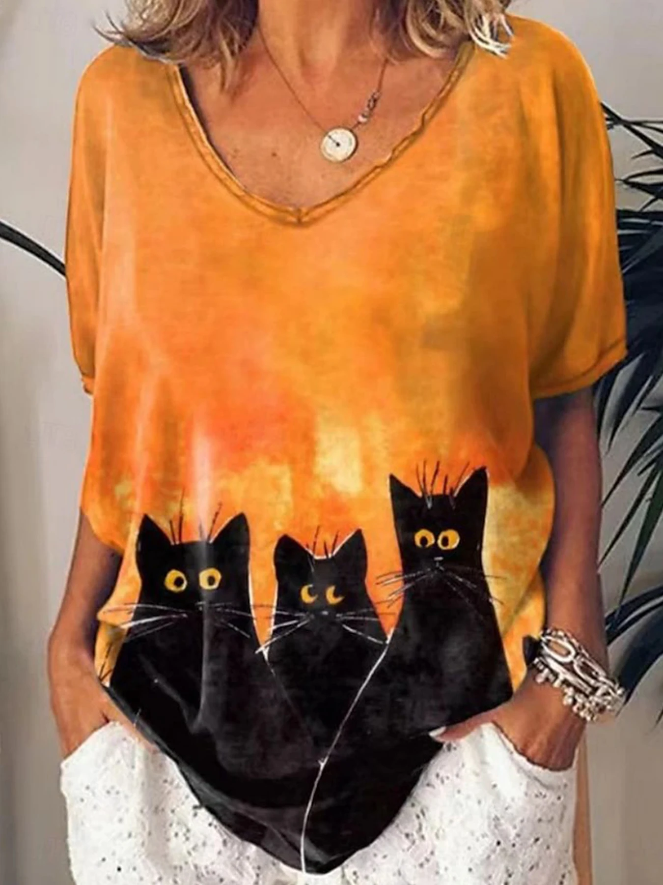 Halloween Women’s T Shirt Graphic Animal Geometric Vintage Tops Casual Short Sleeve V Neck Regular Tops Daily Vacation Wear
Halloween Women’s T Shirt Graphic Animal Geometric Vintage Tops Casual Short Sleeve V Neck Regular Tops Daily Vacation Wear