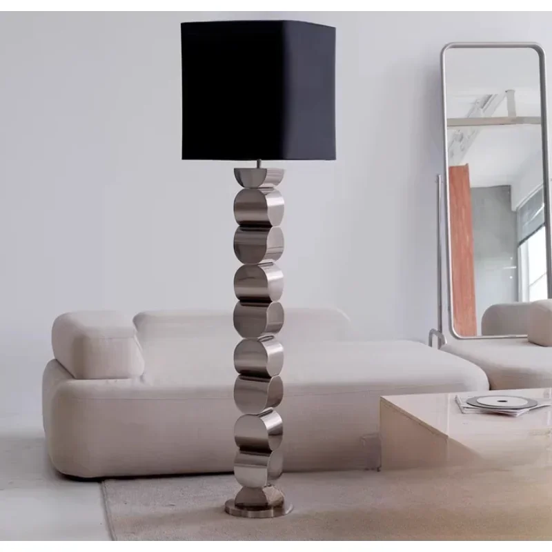 Villa living room floor-to-ceiling retro modern home floor lamp, background decoration ornament
Villa living room floor-to-ceiling retro modern home floor lamp, background decoration ornament