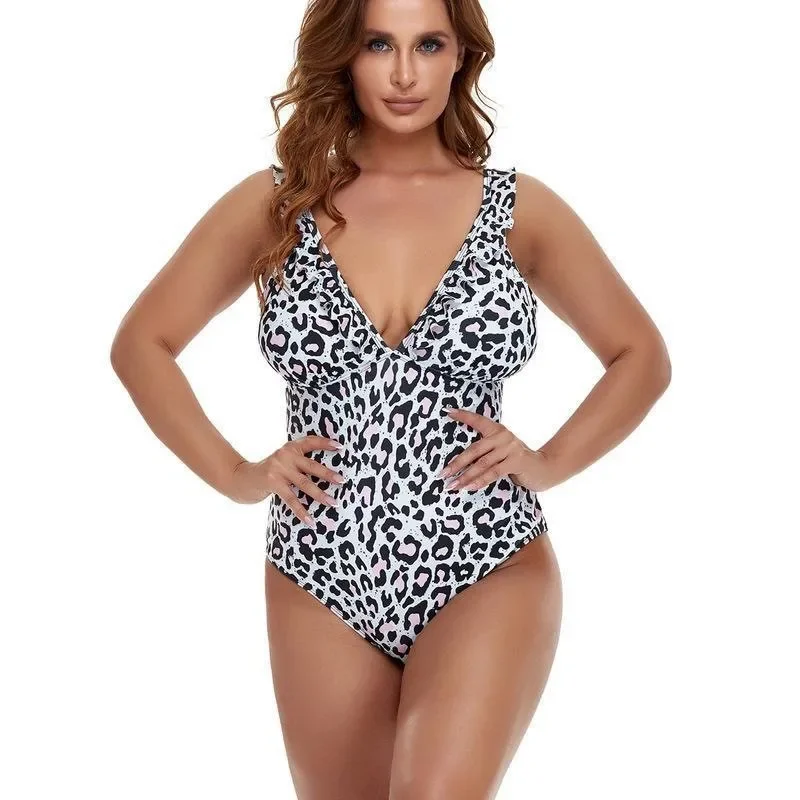 2025 New Halter One Piece Swimsuit Monokini Floral Print One Piece Swimwear Solid Color Women Swimming Suit Beachwear
2025 New Halter One Piece Swimsuit Monokini Floral Print One Piece Swimwear Solid Color Women Swimming Suit Beachwear