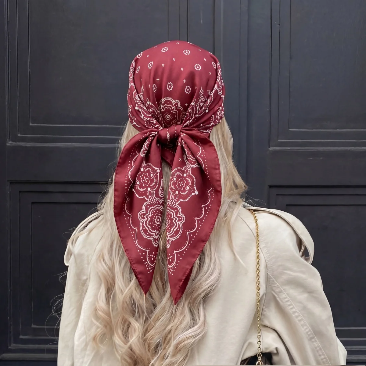 New Bandana Designer Silk Square Scarf Women Satin Shawl Wrap Hijab Female Hair Band Wrist Luxury Headkerchief Echarpe 70cm
New Bandana Designer Silk Square Scarf Women Satin Shawl Wrap Hijab Female Hair Band Wrist Luxury Headkerchief Echarpe 70cm