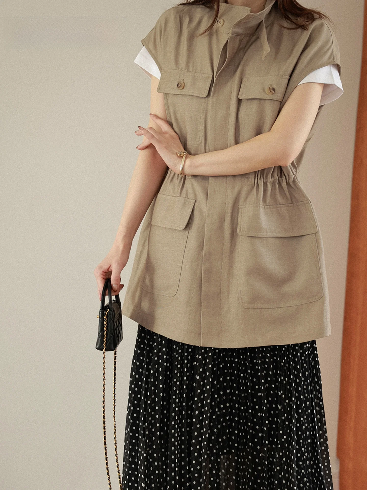 Faionable Midi Waist-Cinching Vest with Large kets Detail by PKHHK Spring New Collection Japanese Sle Ladies irt
Faionable Midi Waist-Cinching Vest with Large kets Detail by PKHHK Spring New Collection Japanese Sle Ladies irt