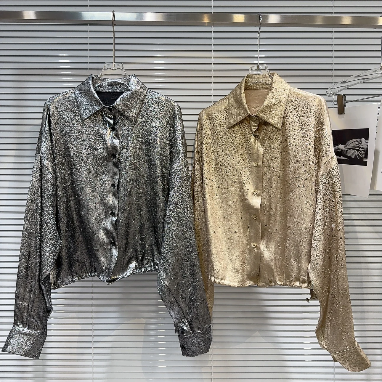 Spring 2026 New Gradual Design Pure Color Drawstring Luxury Shirt for Women Straight Cut Long Sleeve Collar Regular Length
Spring 2026 New Gradual Design Pure Color Drawstring Luxury Shirt for Women Straight Cut Long Sleeve Collar Regular Length