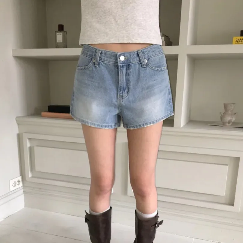 Summer 2026 Chic Fashionable Korean Style Casual Versatile Slim Fit Vintage Washed Denim Shorts Women's Jeans Shorts Cotton 100%
Summer 2026 Chic Fashionable Korean Style Casual Versatile Slim Fit Vintage Washed Denim Shorts Women's Jeans Shorts Cotton 100%