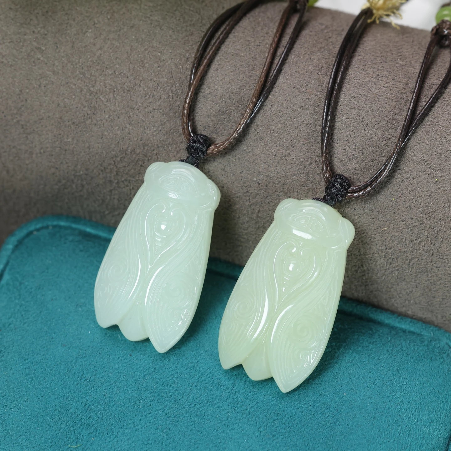 Genuine China Nephrite Stone White Jade Cicada Pendant Necklace Women Certified Jewelry Natural Hetian Jade Lucky Charms Amulets
Genuine China Nephrite Stone White Jade Cicada Pendant Necklace Women Certified Jewelry Natural Hetian Jade Lucky Charms Amulets