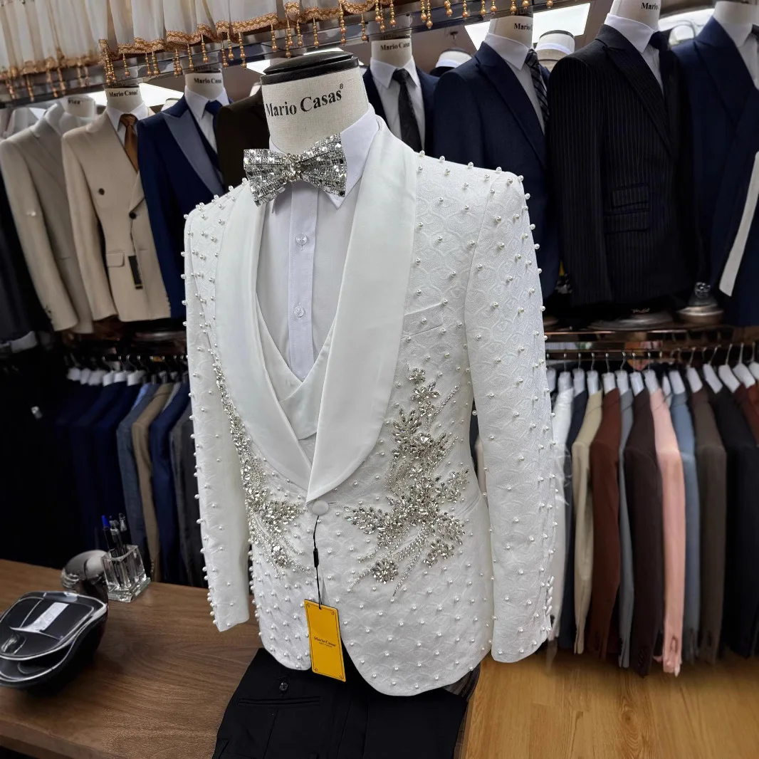 Luxury Groom Wedding Suits Slim Fit Beaded Stones Blazers Customized Man Formal Occasion Dresses 3-Piece Sets Groom Tuxedos 2025
Luxury Groom Wedding Suits Slim Fit Beaded Stones Blazers Customized Man Formal Occasion Dresses 3-Piece Sets Groom Tuxedos 2025