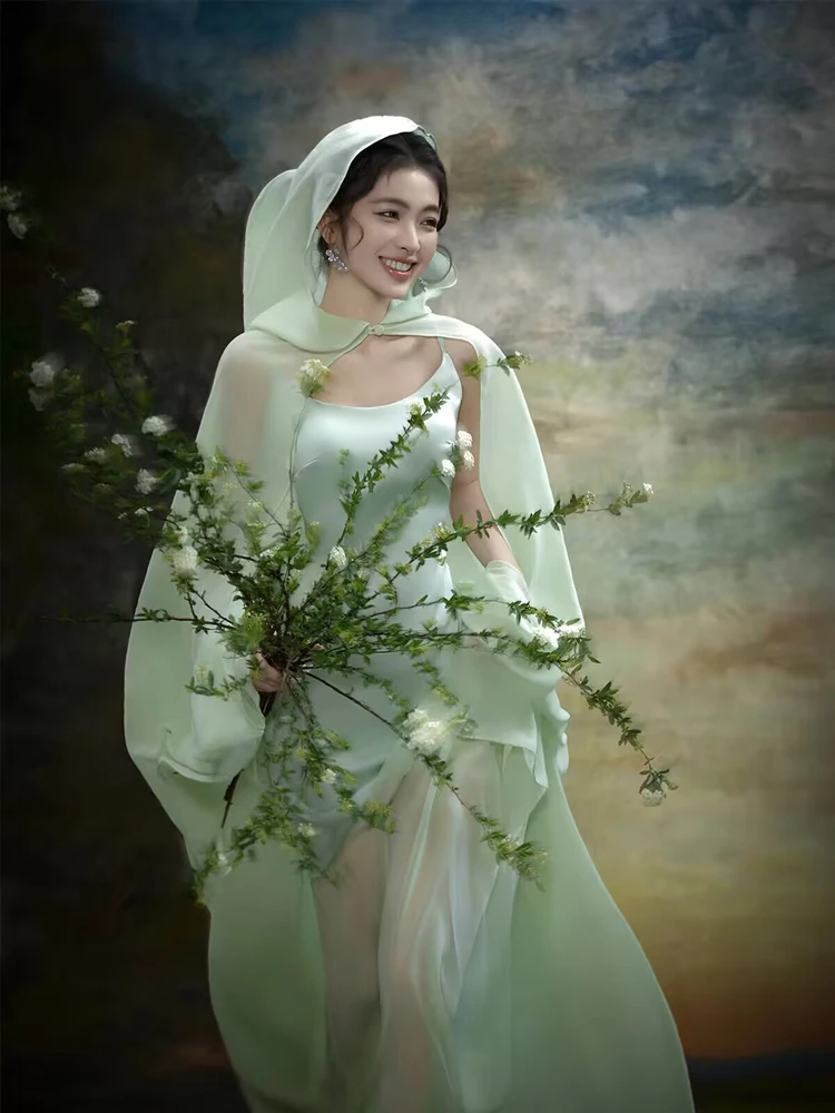 Artistic Photography Costume Green Wild Fairy Tale Vintage Oil Painting Atmosphere Sensation Photo Studio Fashionable Ladies'...
Artistic Photography Costume Green Wild Fairy Tale Vintage Oil Painting Atmosphere Sensation Photo Studio Fashionable Ladies'...