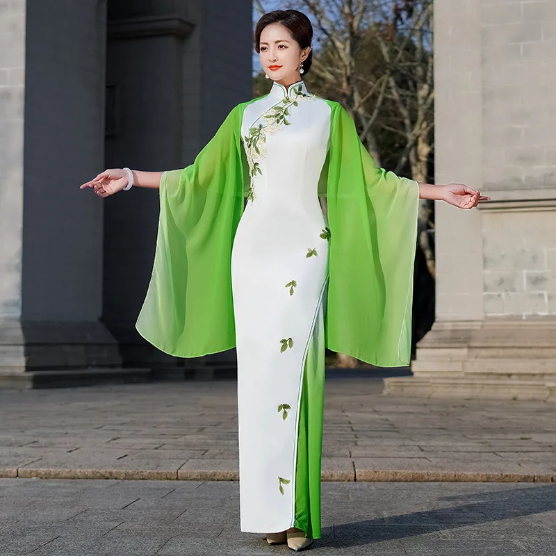 Новое атласное белое платье Qipao с воротником-стойкой, китайское вечернее платье, женское сексуальное платье большого размера 5XL, классическое платье
Новое атласное белое платье Qipao с воротником-стойкой, китайское вечернее платье, женское сексуальное платье большого размера 5XL, классическое платье