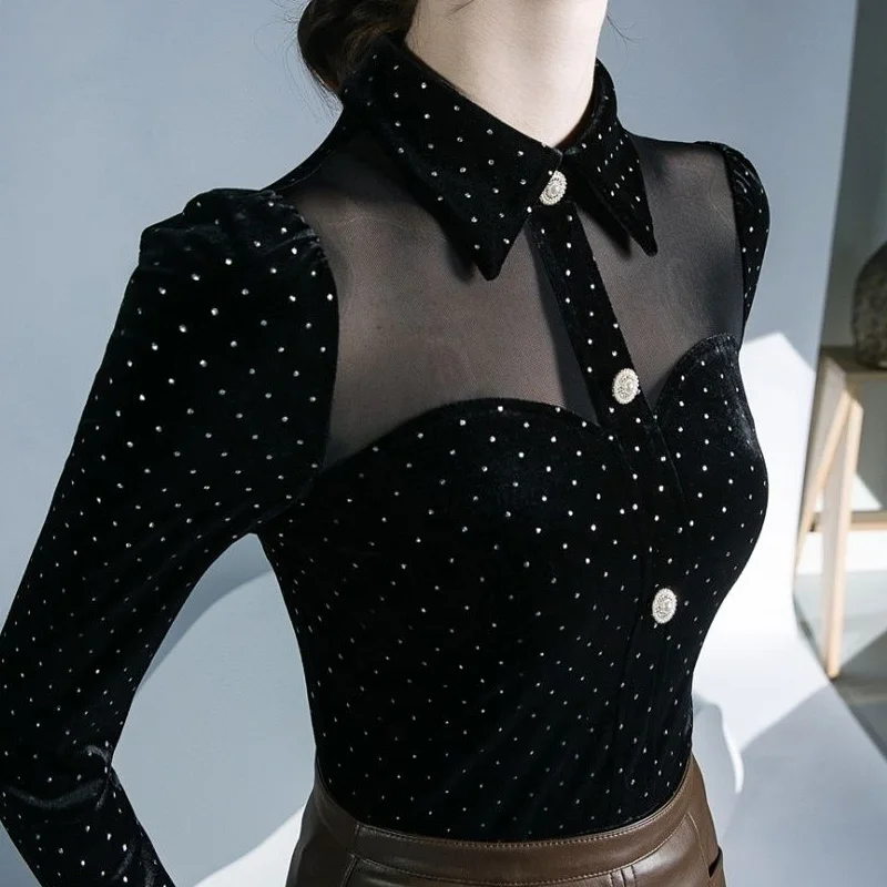 2023 Autumn New Temperament Patchwork Solid Color Turn-down Collar Turn-down Collar T-Shirt Femme Fashion Buttons Slim Top Tee
2023 Autumn New Temperament Patchwork Solid Color Turn-down Collar Turn-down Collar T-Shirt Femme Fashion Buttons Slim Top Tee