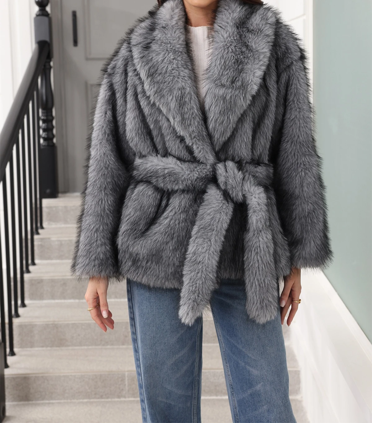 Куртка средней длины с поясом, модная женская одежда, теплая и плотная плюшевая куртка с длинными рукавами
Куртка средней длины с поясом, модная женская одежда, теплая и плотная плюшевая куртка с длинными рукавами