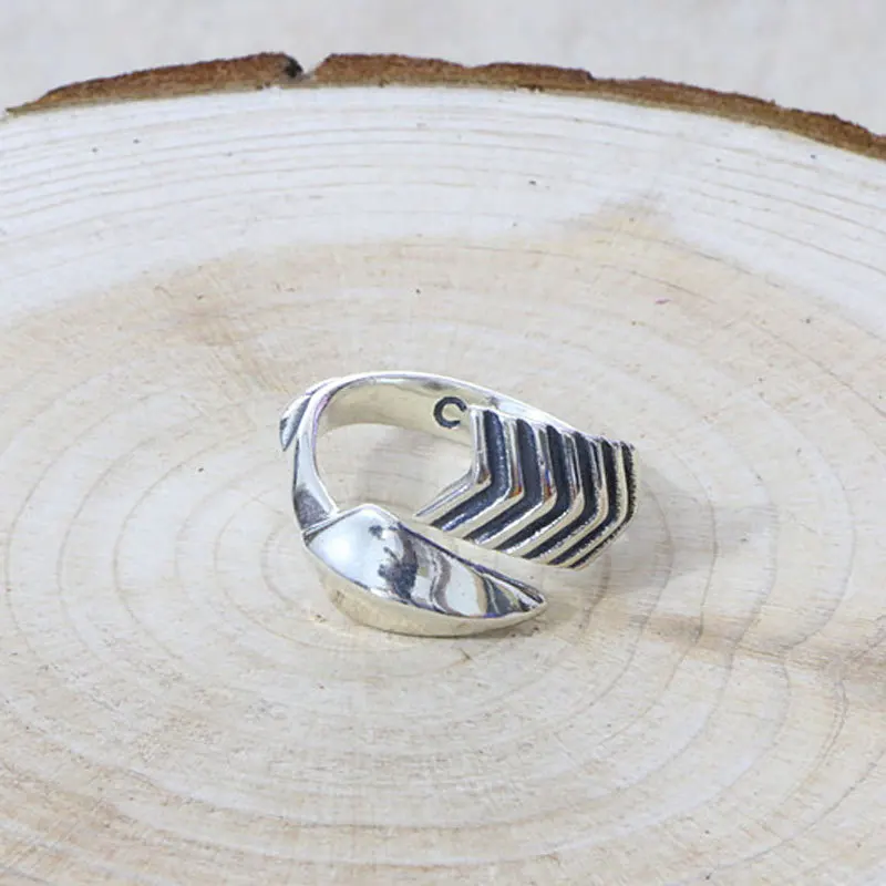 925 Sterling Silver Bow and Arrow Ring Living Man Vintage Personality Adjustable Ring Female Index Finger Punk Gothic Accessorie
925 Sterling Silver Bow and Arrow Ring Living Man Vintage Personality Adjustable Ring Female Index Finger Punk Gothic Accessorie