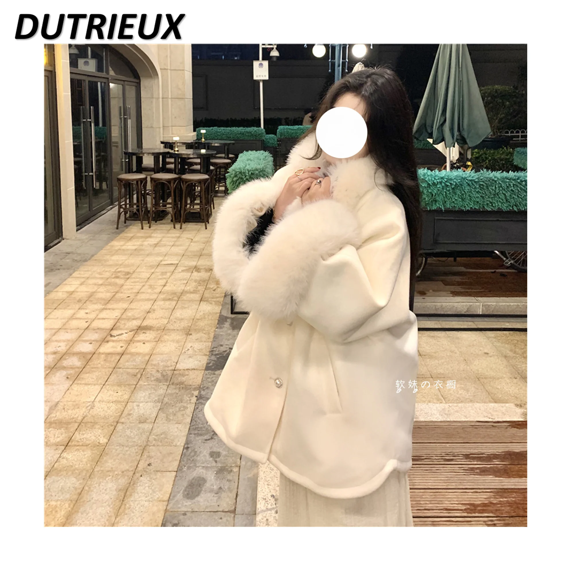 Fox Fur Collar Loose Casual Jacket Femme Temperament Quilted Thick Woolen Coat Winter 2023 New Sweet Cute Thick Coats for Women
Fox Fur Collar Loose Casual Jacket Femme Temperament Quilted Thick Woolen Coat Winter 2023 New Sweet Cute Thick Coats for Women