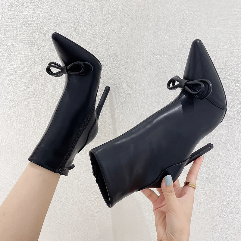 Autumn Winter Pointed Bow PU Leather Black Women's Boots Side Zipper Sexy Solid Color Ankle Boots Stiletto High Heels Short Tube
Autumn Winter Pointed Bow PU Leather Black Women's Boots Side Zipper Sexy Solid Color Ankle Boots Stiletto High Heels Short Tube