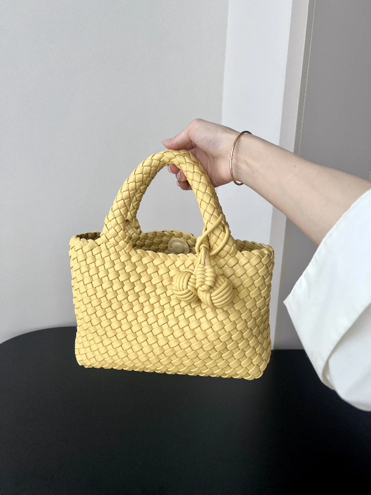 Handwoven Hong Kong Fonck Basket Bag Single Shoulder Crossbody Women's Bag Soft Cotton Fabric Magnetic Buckle Closure Daily Use
Handwoven Hong Kong Fonck Basket Bag Single Shoulder Crossbody Women's Bag Soft Cotton Fabric Magnetic Buckle Closure Daily Use