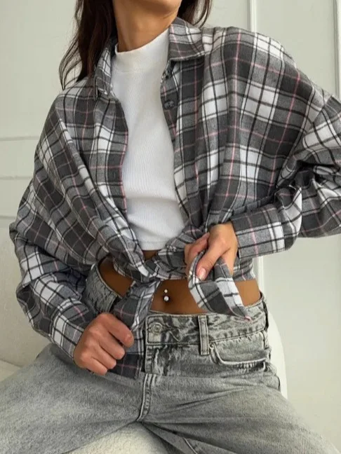 Casual Plaid Shirt Women's New American Retro Pocket Patterned Striped Mid-Length Long Sleeve Polyester Fiber Shirt
Casual Plaid Shirt Women's New American Retro Pocket Patterned Striped Mid-Length Long Sleeve Polyester Fiber Shirt
