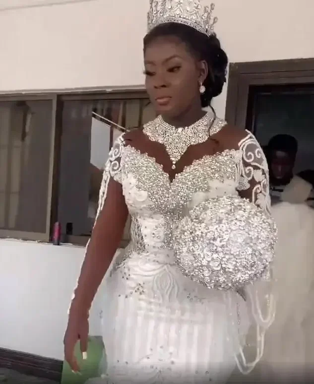 Customized Plus Size Arabic Aso Ebi Luxurious Mermaid Sexy Wedding Dress Beaded Crystals Lace Long Sleeves Bridal Gowns Dresses
Customized Plus Size Arabic Aso Ebi Luxurious Mermaid Sexy Wedding Dress Beaded Crystals Lace Long Sleeves Bridal Gowns Dresses