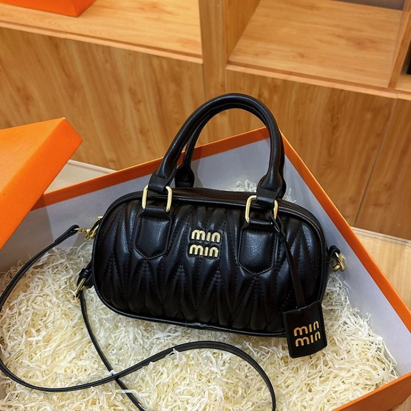 Cute Women Handbag Mini Shoulder Bag for Weekend Getaway Shopping Travel Casual Fashion Trendy
Cute Women Handbag Mini Shoulder Bag for Weekend Getaway Shopping Travel Casual Fashion Trendy