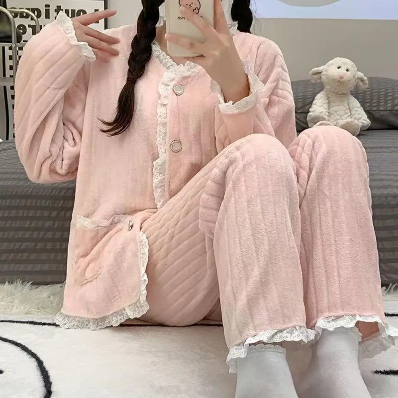 Пижамные комплекты из кораллового флиса для девочек, одежда для отдыха с длинными рукавами и кружевными краями Wowan, осень-зима, теплая домашняя одежда, милая верхняя одежда
Пижамные комплекты из кораллового флиса для девочек, одежда для отдыха с длинными рукавами и кружевными краями Wowan, осень-зима, теплая домашняя одежда, милая верхняя одежда