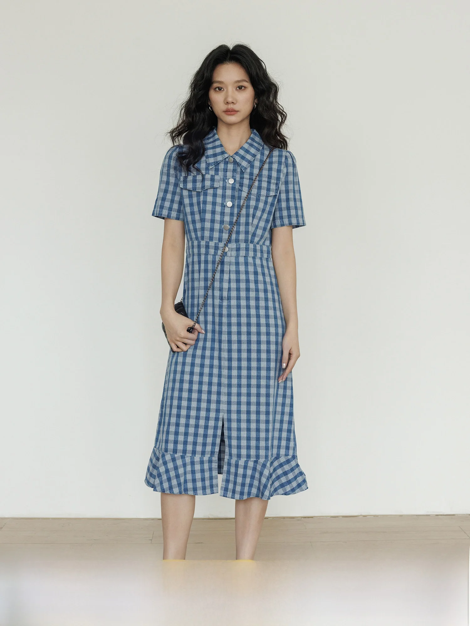 Summer Plaid Short Sleeve Denim Dress Women's Fish Tail Skirt Design Slimming Workwear Holiday Long Skirt Casual High Waist A...
Summer Plaid Short Sleeve Denim Dress Women's Fish Tail Skirt Design Slimming Workwear Holiday Long Skirt Casual High Waist A...