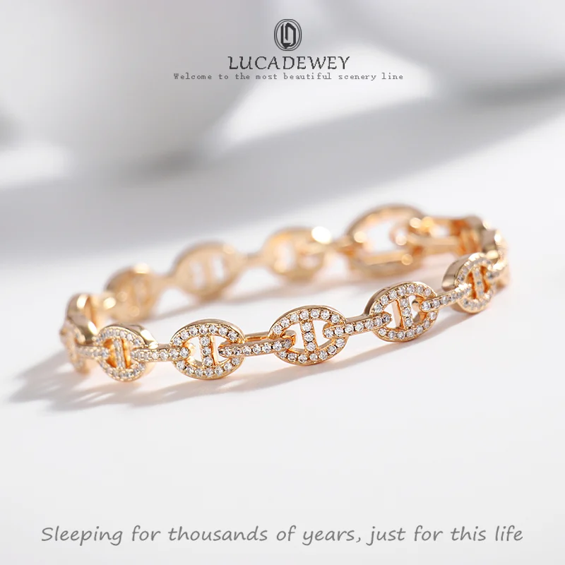Rose Gold Luxury Bracelet Plated with Fashionable and Charming Design Plated with 18K Gold for Women's Popular Accessories
Rose Gold Luxury Bracelet Plated with Fashionable and Charming Design Plated with 18K Gold for Women's Popular Accessories