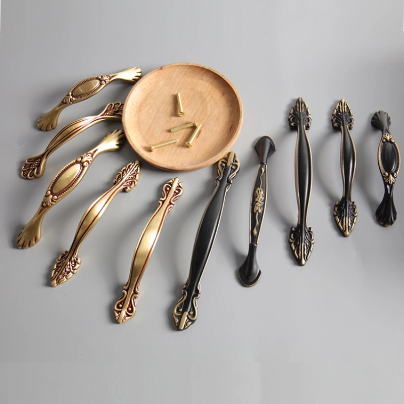 Luxury Solid Brass Cabinet Handles with Electroplating Craftsmanship Durable & Stylish for Modern Kitchens & High-End Interiors
Luxury Solid Brass Cabinet Handles with Electroplating Craftsmanship Durable & Stylish for Modern Kitchens & High-End Interiors