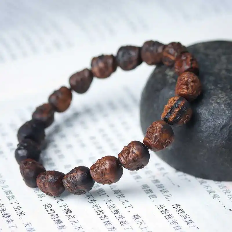 Wood Carving the Eighteen Disciples of Buddha Beads Bracelet Men's Small Leaf Rosewood Handheld Car Pendant
Wood Carving the Eighteen Disciples of Buddha Beads Bracelet Men's Small Leaf Rosewood Handheld Car Pendant