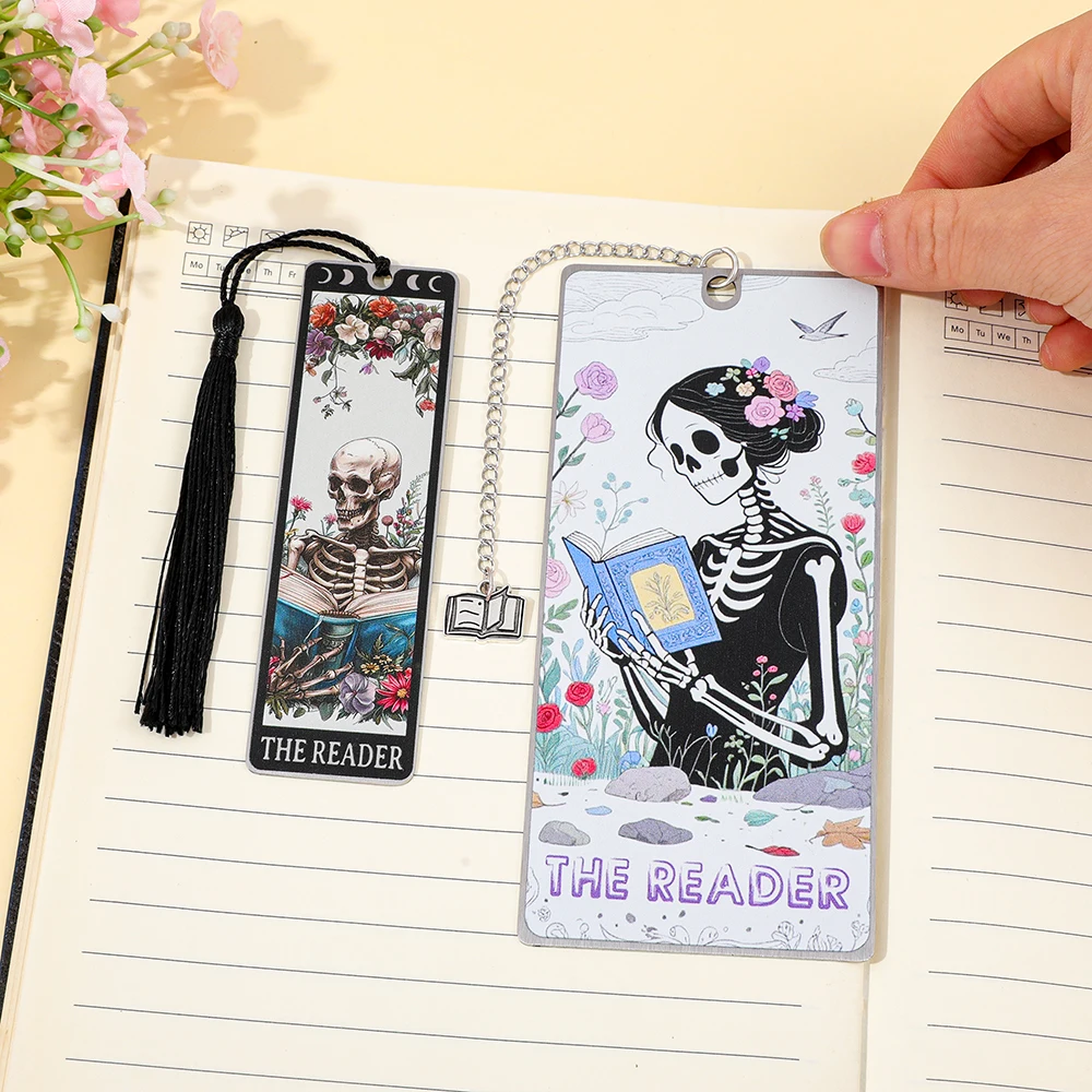 Retro Gothic Fantasy Metal Bookmark Charming Skull Bookmark for Bookworms Reading Accessories for Readers Bookish Gifts
Retro Gothic Fantasy Metal Bookmark Charming Skull Bookmark for Bookworms Reading Accessories for Readers Bookish Gifts