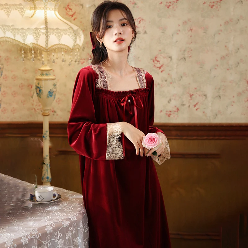 Women Autumn Winter Velvet Nightgown Retro Long-sleeved Lace Home Nightgown Loose Plus Velvet Warm Princess Pajamas
Women Autumn Winter Velvet Nightgown Retro Long-sleeved Lace Home Nightgown Loose Plus Velvet Warm Princess Pajamas