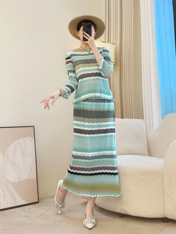 Slimming Large Size Rainbow Color Folded Spring Summer New Style Two Piece Set Holiday Style Top And Half Skirt Fashionable W...
Slimming Large Size Rainbow Color Folded Spring Summer New Style Two Piece Set Holiday Style Top And Half Skirt Fashionable W...