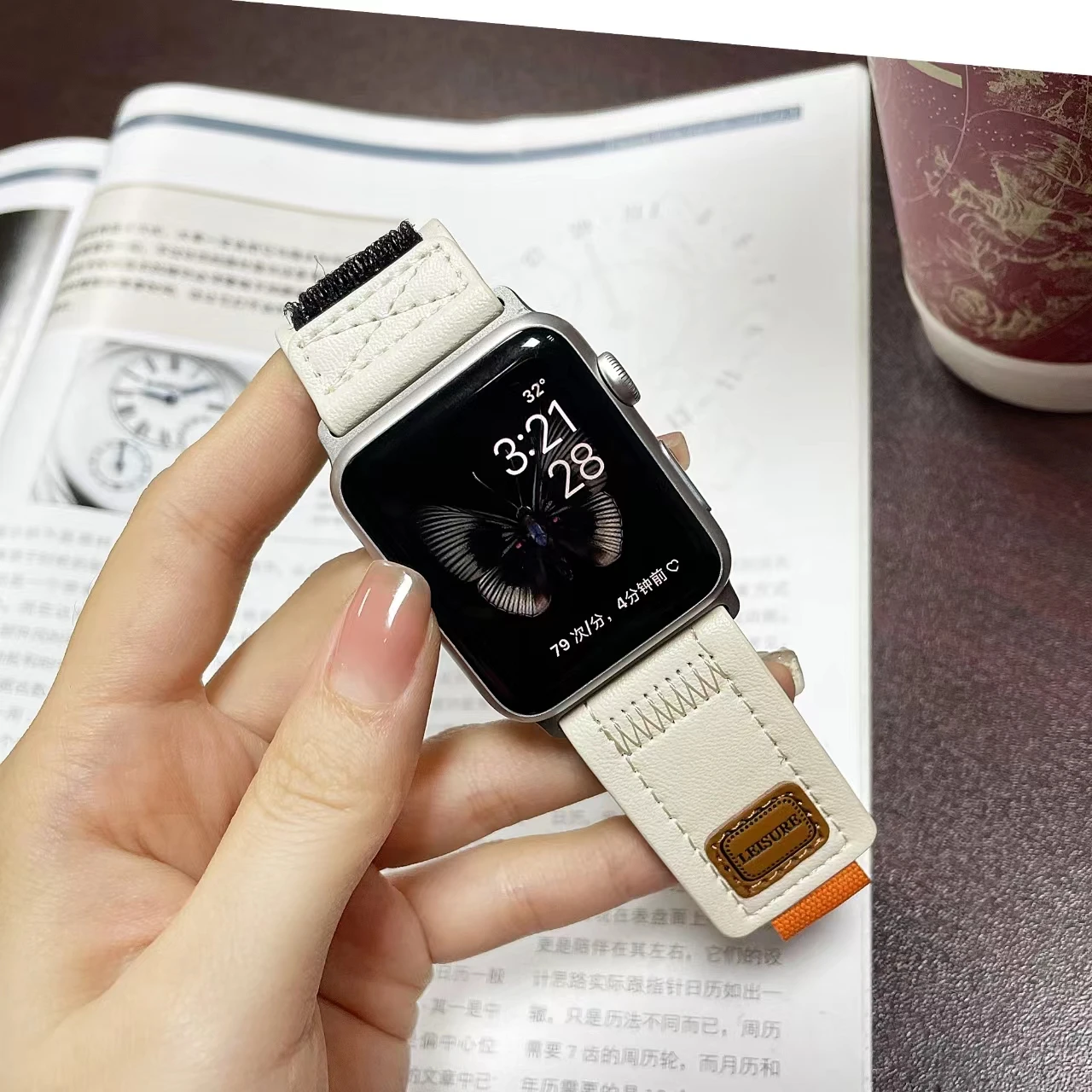 Leather Watch Band for Apple Watch Ultra 2 Strap Series 9 8 7 6 SE 5 4 for Iwatch 42mm for IWatch Bands 44mm 40 41 45 49mm
Leather Watch Band for Apple Watch Ultra 2 Strap Series 9 8 7 6 SE 5 4 for Iwatch 42mm for IWatch Bands 44mm 40 41 45 49mm