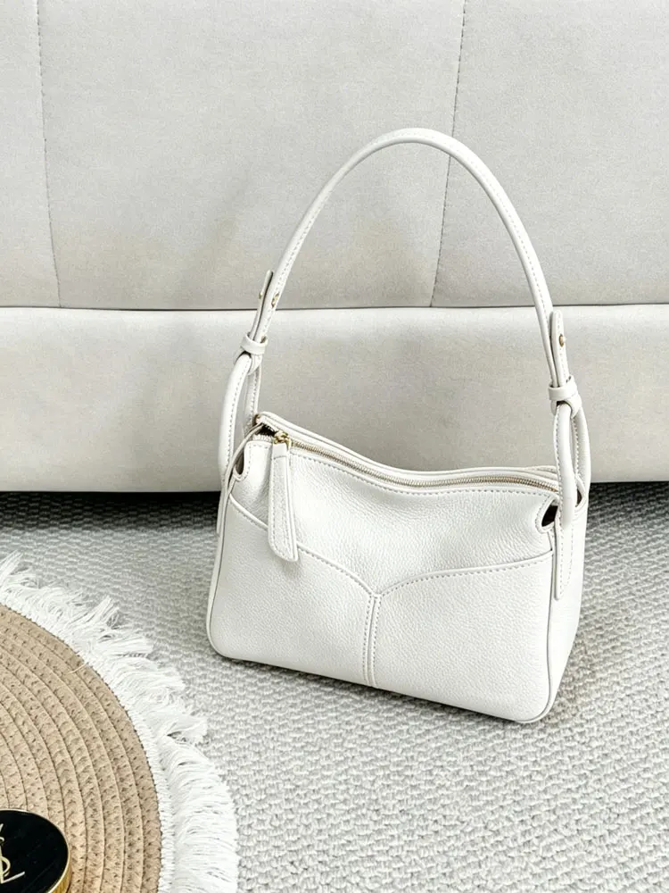 White Shoulder Bag for Work Commute Underarm Pillow Bag Stylish Korean Style Soft Handbag New 2026 Fashion Trend
White Shoulder Bag for Work Commute Underarm Pillow Bag Stylish Korean Style Soft Handbag New 2026 Fashion Trend