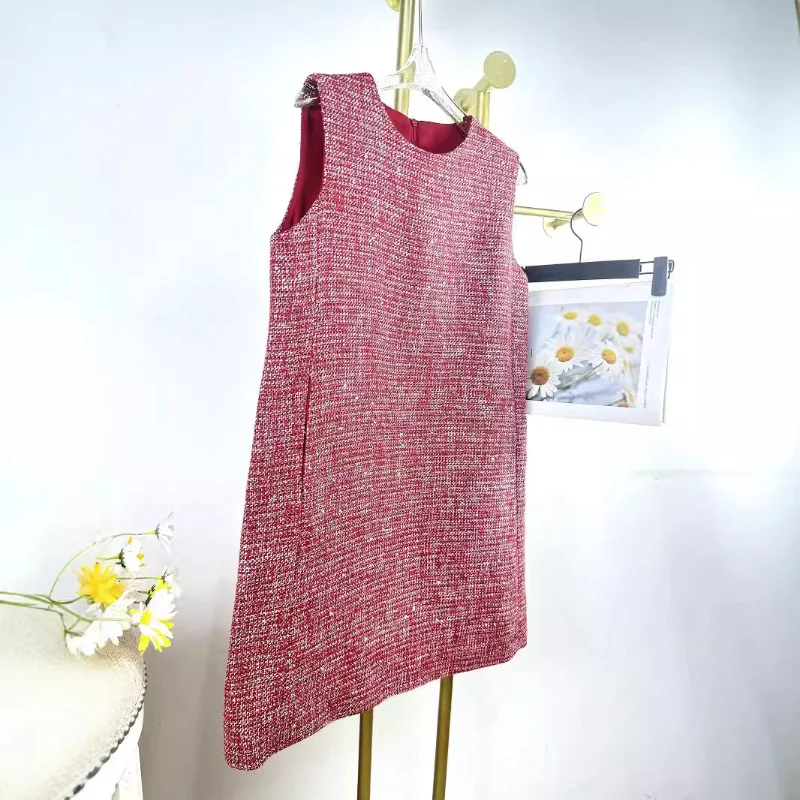 Small Fragrance Simple Sleeveless Woven Dress Women's Summer Women's New Elegant French Office Loose Basic Tweed Short Dress
Small Fragrance Simple Sleeveless Woven Dress Women's Summer Women's New Elegant French Office Loose Basic Tweed Short Dress