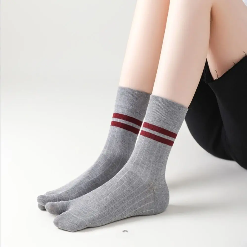 2Pairs Stripe Two Toe Tube Socks Breathable Anti Slip Toe Mid Calf Socks Cotton Sweat Absorption Toe Separator Socks Slippers
2Pairs Stripe Two Toe Tube Socks Breathable Anti Slip Toe Mid Calf Socks Cotton Sweat Absorption Toe Separator Socks Slippers