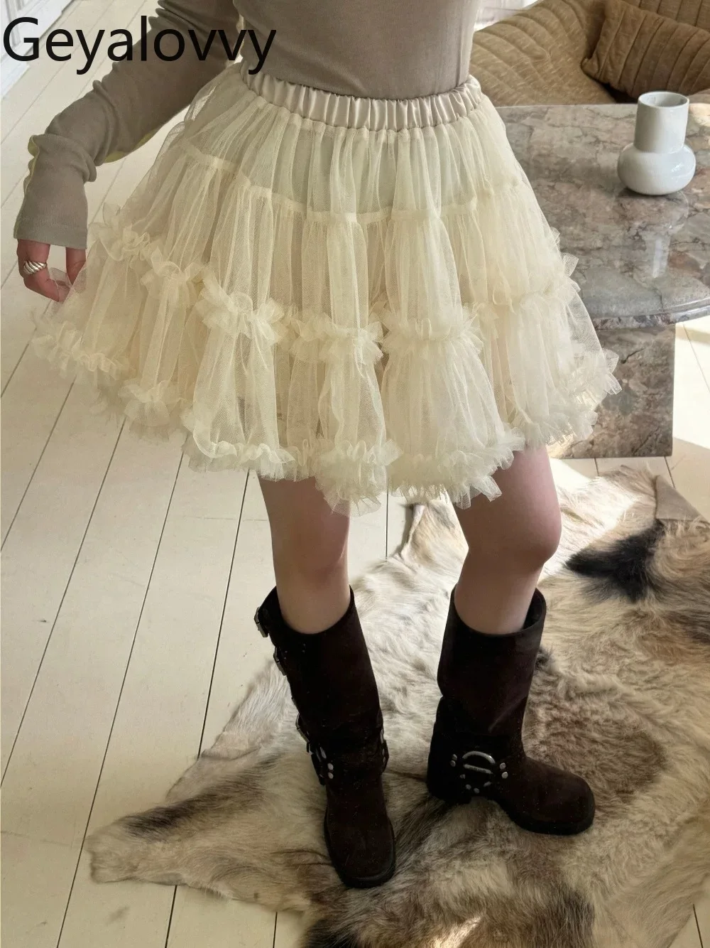 Mesh Cake Short Skirt Sweet Women's Summer Versatile Solid Color A-shaped Elastic High Waist Anti-light Lotus Leaf Puffy Skirts
Mesh Cake Short Skirt Sweet Women's Summer Versatile Solid Color A-shaped Elastic High Waist Anti-light Lotus Leaf Puffy Skirts