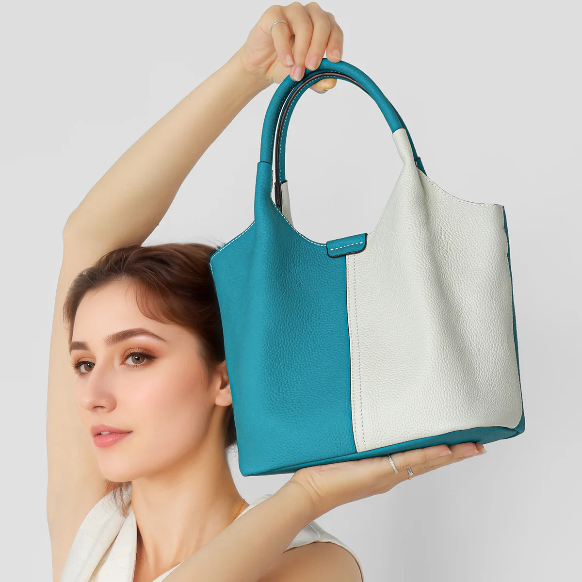 100% Genuine Leather Vintage Diaper Bag Large Tote Crossbody Handbag For Mom Elegant Casual Business Style
100% Genuine Leather Vintage Diaper Bag Large Tote Crossbody Handbag For Mom Elegant Casual Business Style