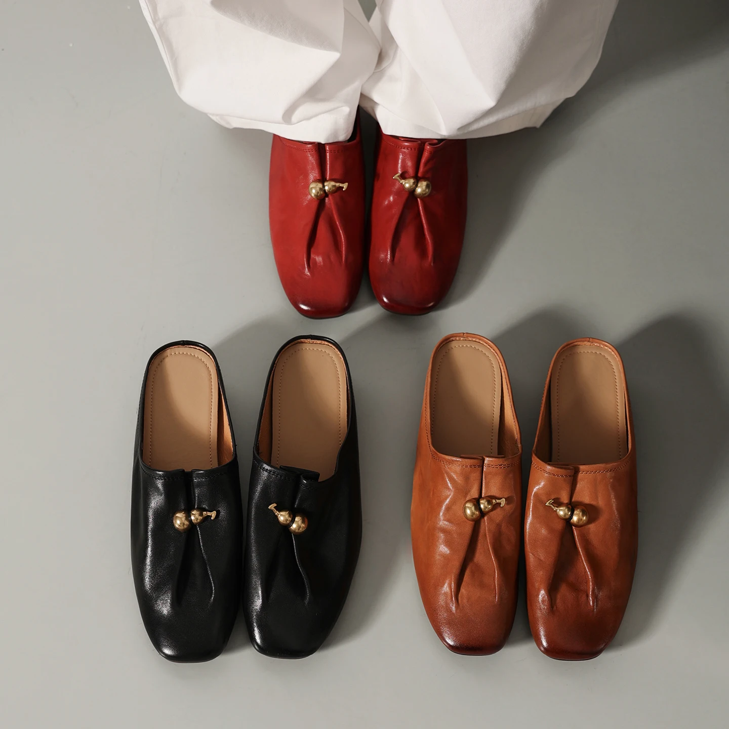 2026 new summer women sandals natural leather 22-25cm cowhide+sheepskin+pigskin round toe pleated mules women slippers fashion
2026 new summer women sandals natural leather 22-25cm cowhide+sheepskin+pigskin round toe pleated mules women slippers fashion