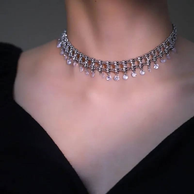Легкое роскошное высококачественное темпераментное ожерелье с бахромой из циркона, супер-вспышка, цепочка на шею, изысканное ожерелье
Легкое роскошное высококачественное темпераментное ожерелье с бахромой из циркона, супер-вспышка, цепочка на шею, изысканное ожерелье