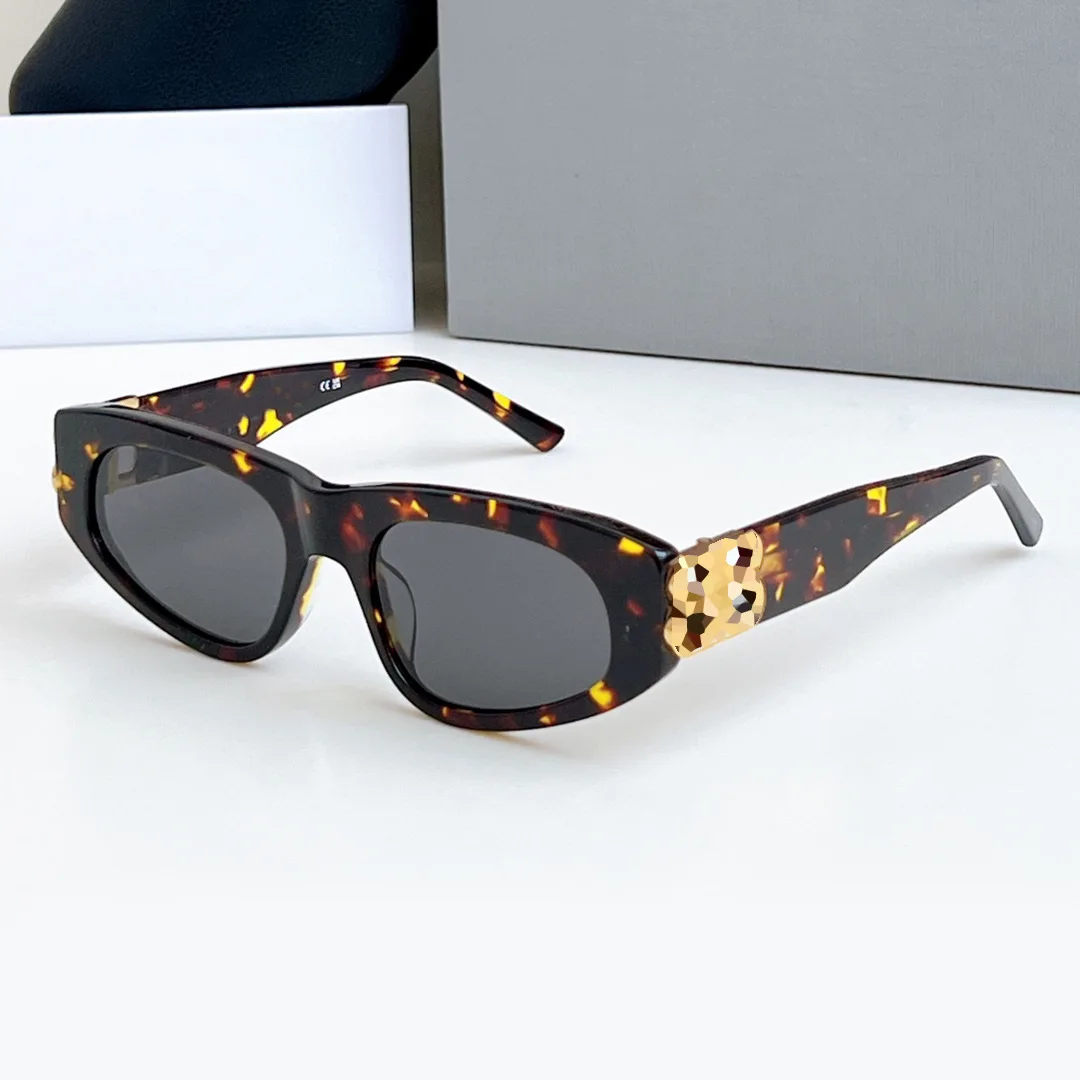 Minimalist OvalCatEye Sunglasses Fashion Outdoor Foldable UV400 Protection Lightweight Portable Trendy Eyewear Stylish Accessory
Minimalist OvalCatEye Sunglasses Fashion Outdoor Foldable UV400 Protection Lightweight Portable Trendy Eyewear Stylish Accessory