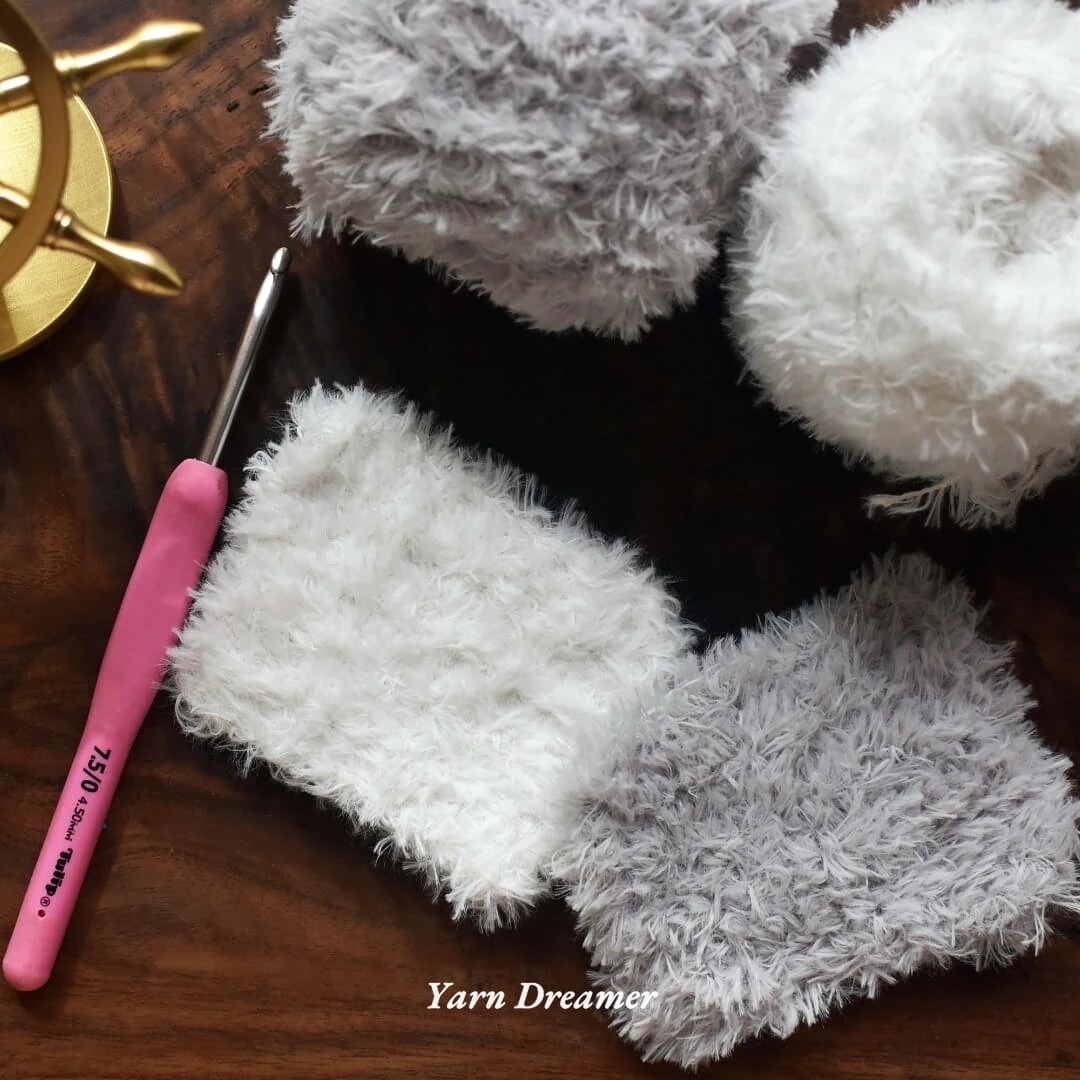 Plush Yarn for Crochet Accessories Fuzzy Crochet Yarn in Bulk Grey White Soft Yarns for Knitting Craft supplies
Plush Yarn for Crochet Accessories Fuzzy Crochet Yarn in Bulk Grey White Soft Yarns for Knitting Craft supplies