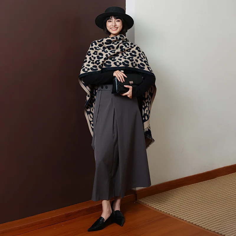 Роскошный брендовый новый дизайн, женский шарф из искусственного кашемира, зимний теплый шарф с кисточками и леопардовым принтом, женская шаль из пашмины, платок и пончо
Роскошный брендовый новый дизайн, женский шарф из искусственного кашемира, зимний теплый шарф с кисточками и леопардовым принтом, женская шаль из пашмины, платок и пончо