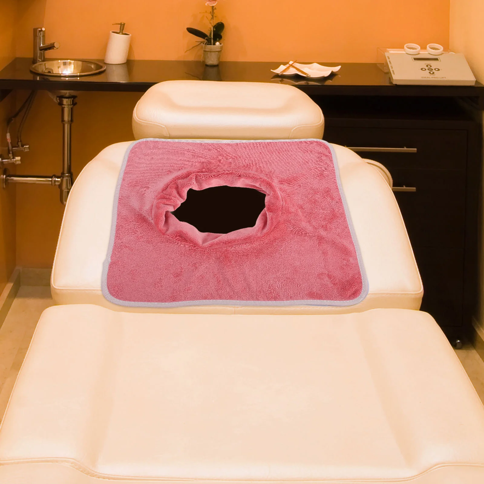 Beauty Salon Massage Table Cover Comfortable Microfiber Face Hole Pad Breathable Spa Supplies Salon Massage Face Hole
Beauty Salon Massage Table Cover Comfortable Microfiber Face Hole Pad Breathable Spa Supplies Salon Massage Face Hole