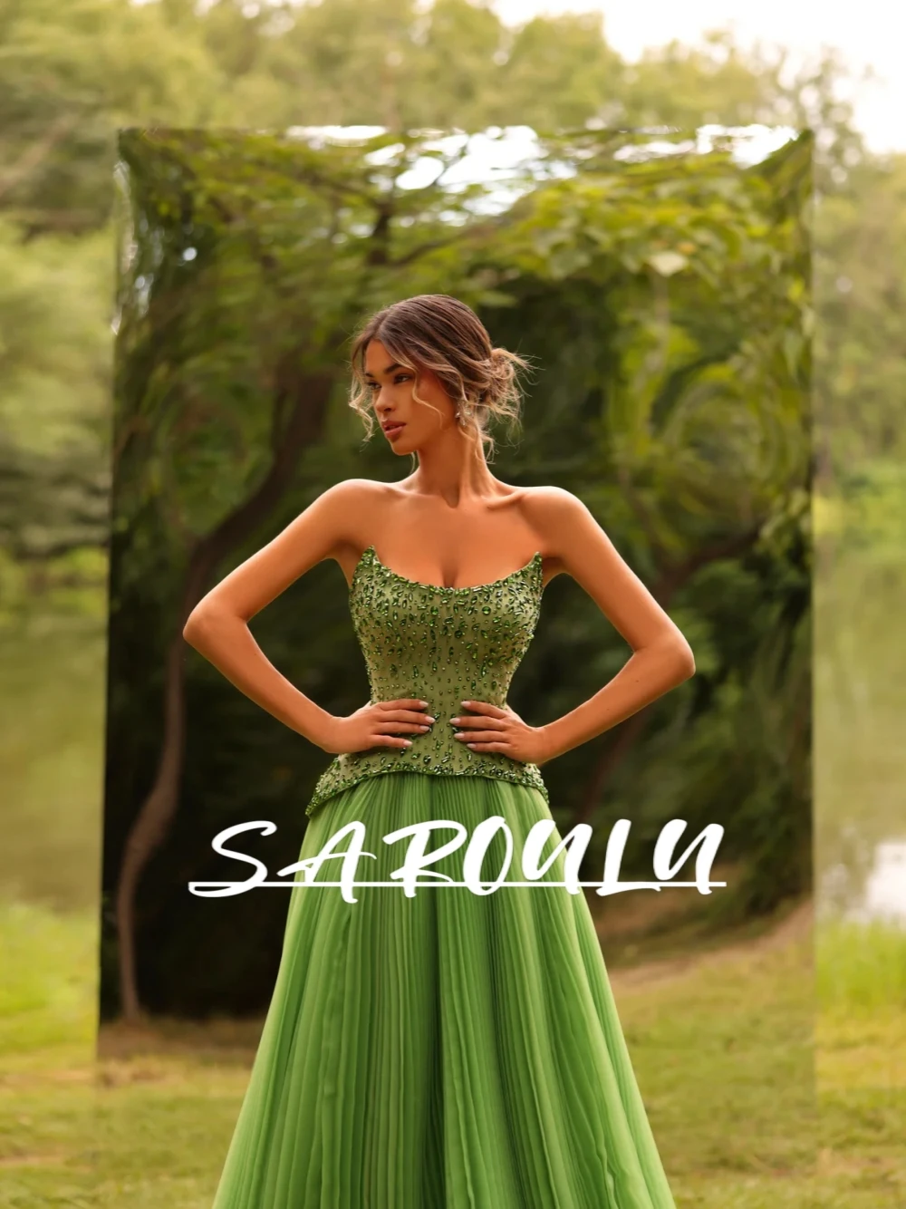 Bright Green Color A Line Evening Dress Eye Catching Crystals Stylish Pleated Skirt Cocktail Wear Customized Modern Party Gown
Bright Green Color A Line Evening Dress Eye Catching Crystals Stylish Pleated Skirt Cocktail Wear Customized Modern Party Gown