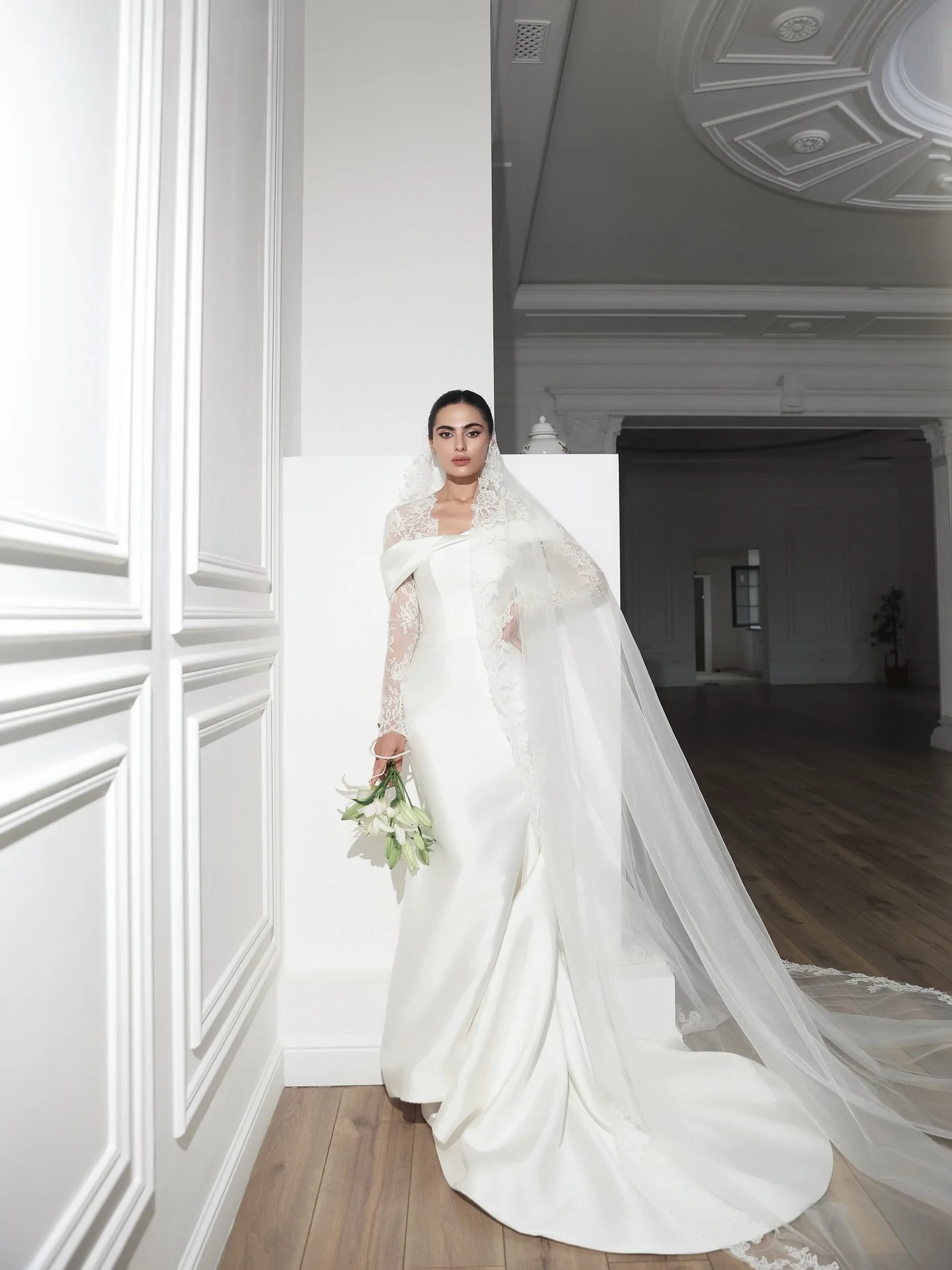 Свадебное платье с кружевными рукавами и открытыми плечами, индивидуальный пошив, Саудовская Аравия, с отстегивающимся шлейфом, фасон «русалка» (vestidos de novia)
Свадебное платье с кружевными рукавами и открытыми плечами, индивидуальный пошив, Саудовская Аравия, с отстегивающимся шлейфом, фасон «русалка» (vestidos de novia)