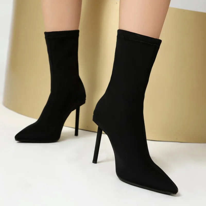 2024 Imitation Suede 7.5cm/10cm Elastic Boots Patent Leather Ankle Boots Winter Women's Matte Black Leather Short Boots 35-45
2024 Imitation Suede 7.5cm/10cm Elastic Boots Patent Leather Ankle Boots Winter Women's Matte Black Leather Short Boots 35-45