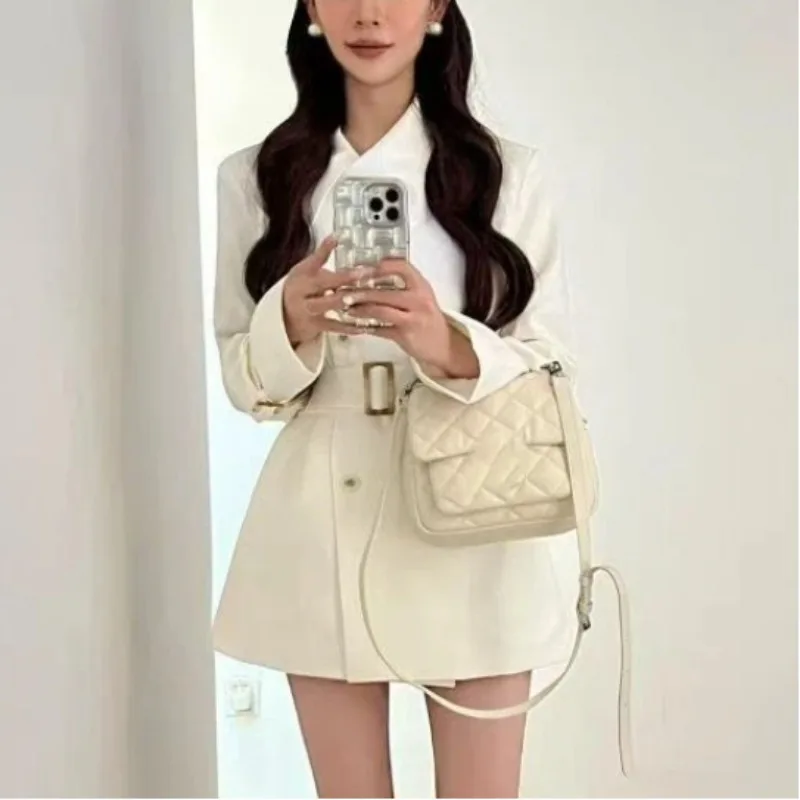 Autumn Japan Style French Elegant Retro Women's Trench Coat Chic Female Waist-cinching Slim Fit White Windbreaker Woman Clothes
Autumn Japan Style French Elegant Retro Women's Trench Coat Chic Female Waist-cinching Slim Fit White Windbreaker Woman Clothes