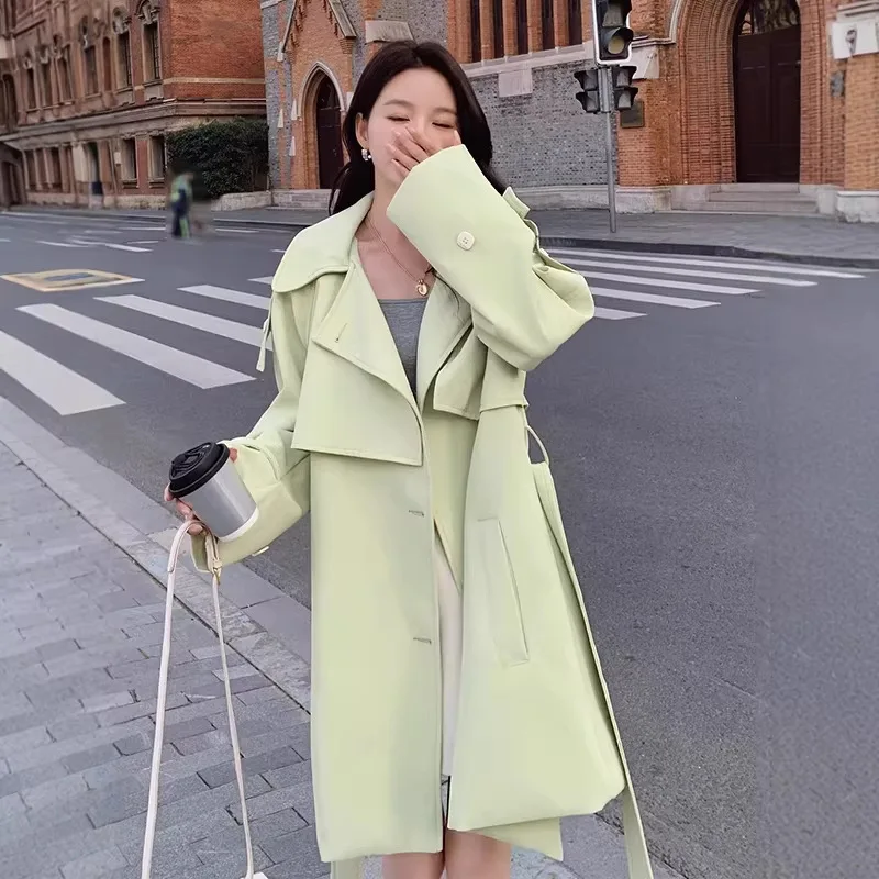 SuperAen Green Solid Color Spliced Trench Coat for Women Spring and Autumn 2026 New Korean Style Simple Long Coats
SuperAen Green Solid Color Spliced Trench Coat for Women Spring and Autumn 2026 New Korean Style Simple Long Coats