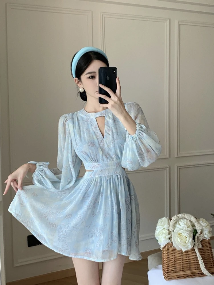 Elegant Ladies Summer Dress Fashion Lantern Sleeves Slim Fragmented Flower Dress 2024 Spring New Cut-out High Waist Short Dress
Elegant Ladies Summer Dress Fashion Lantern Sleeves Slim Fragmented Flower Dress 2024 Spring New Cut-out High Waist Short Dress
